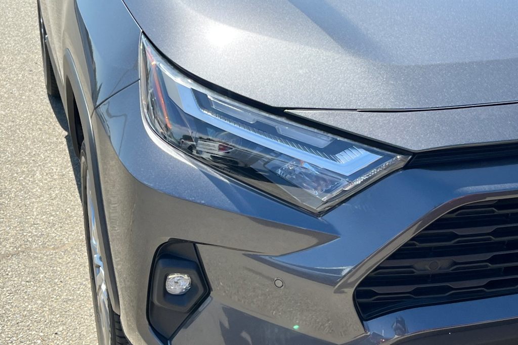 Thumbnail: 2023 Toyota RAV4 - 15