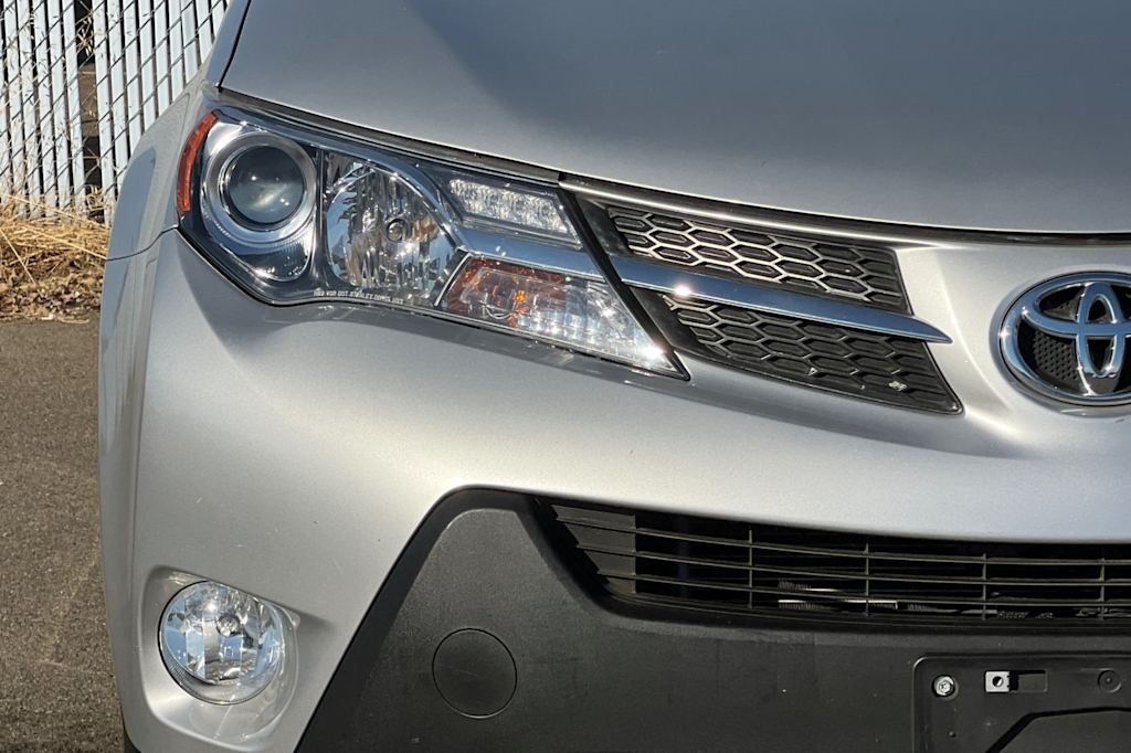 Thumbnail: 2013 Toyota RAV4 - 18
