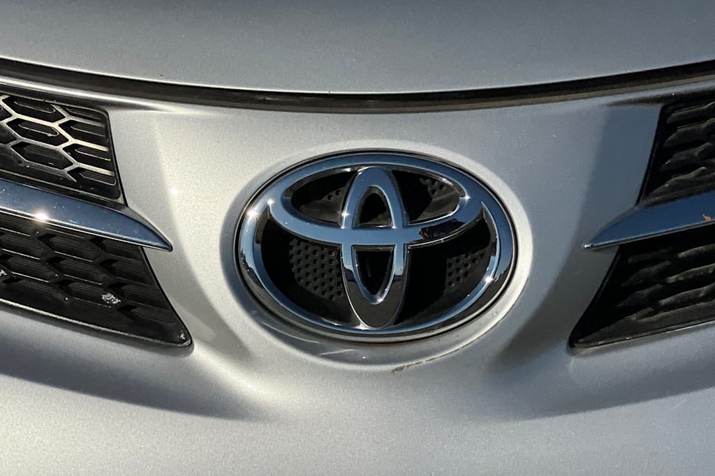 Thumbnail: 2013 Toyota RAV4 - 7