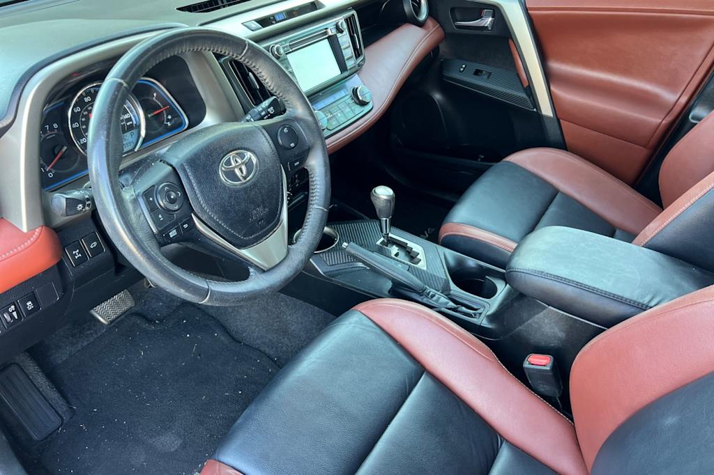 Thumbnail: 2013 Toyota RAV4 - 2