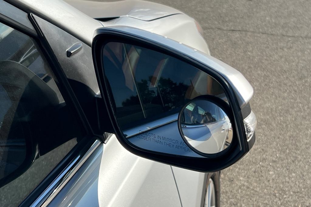 Thumbnail: 2013 Toyota RAV4 - 20