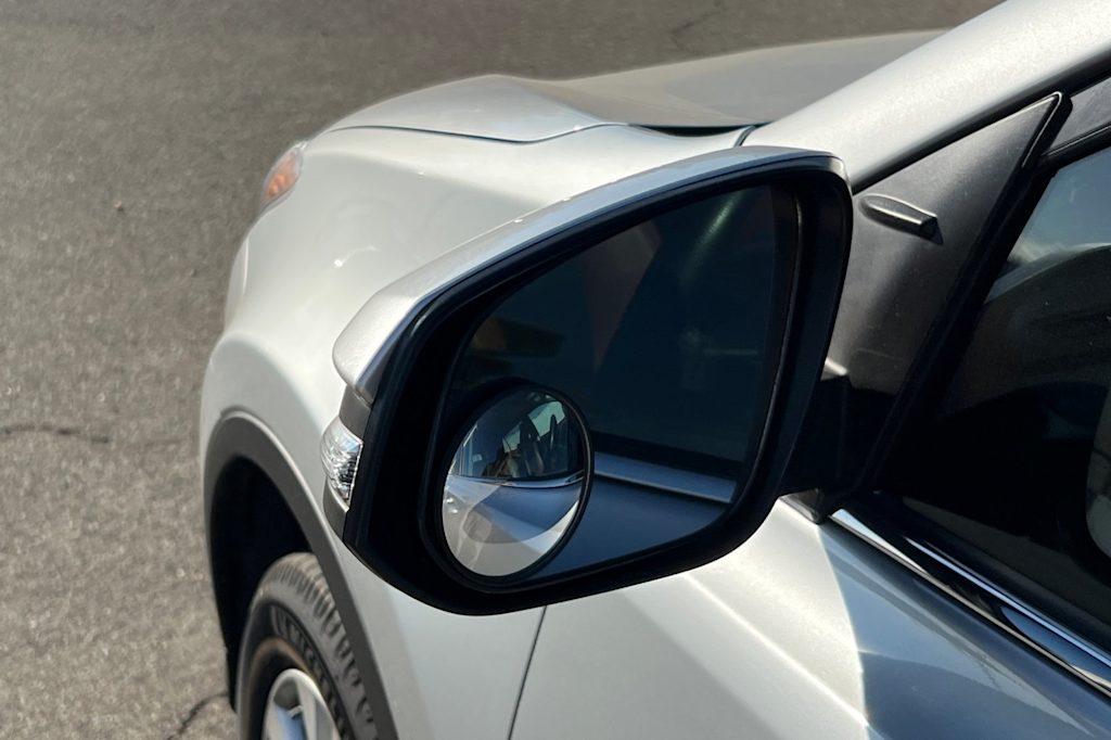 Thumbnail: 2013 Toyota RAV4 - 14