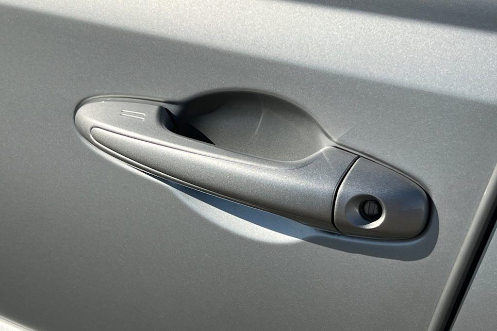Thumbnail: 2013 Toyota RAV4 - 13