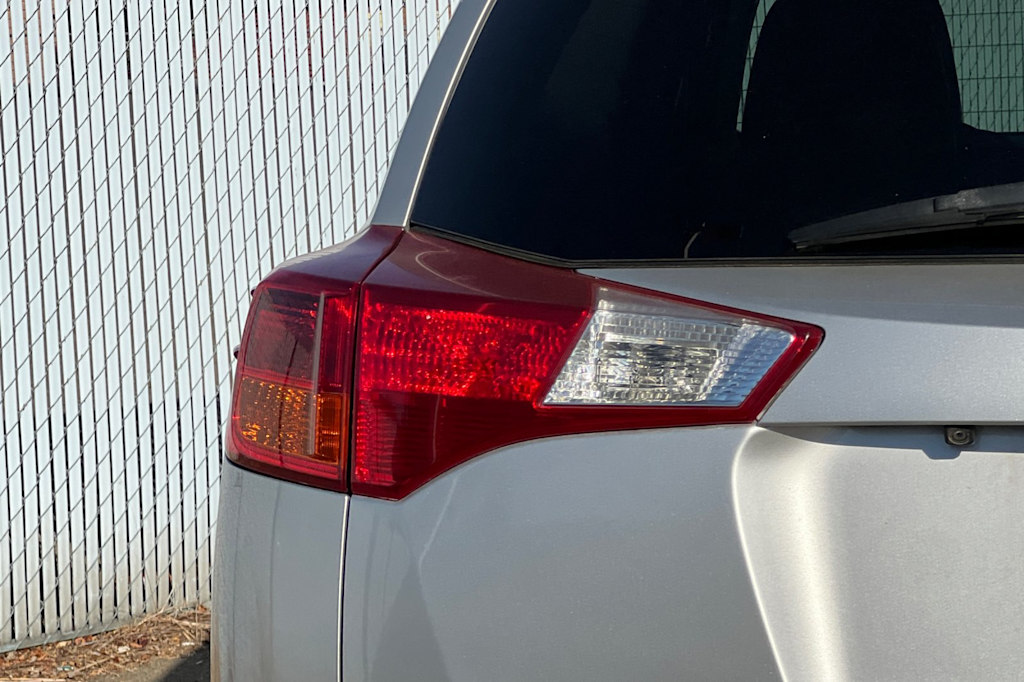 Thumbnail: 2013 Toyota RAV4 - 24