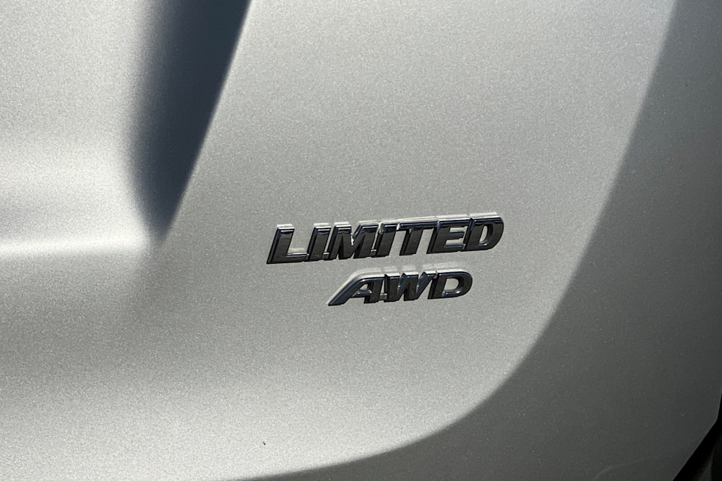 Thumbnail: 2013 Toyota RAV4 - 25