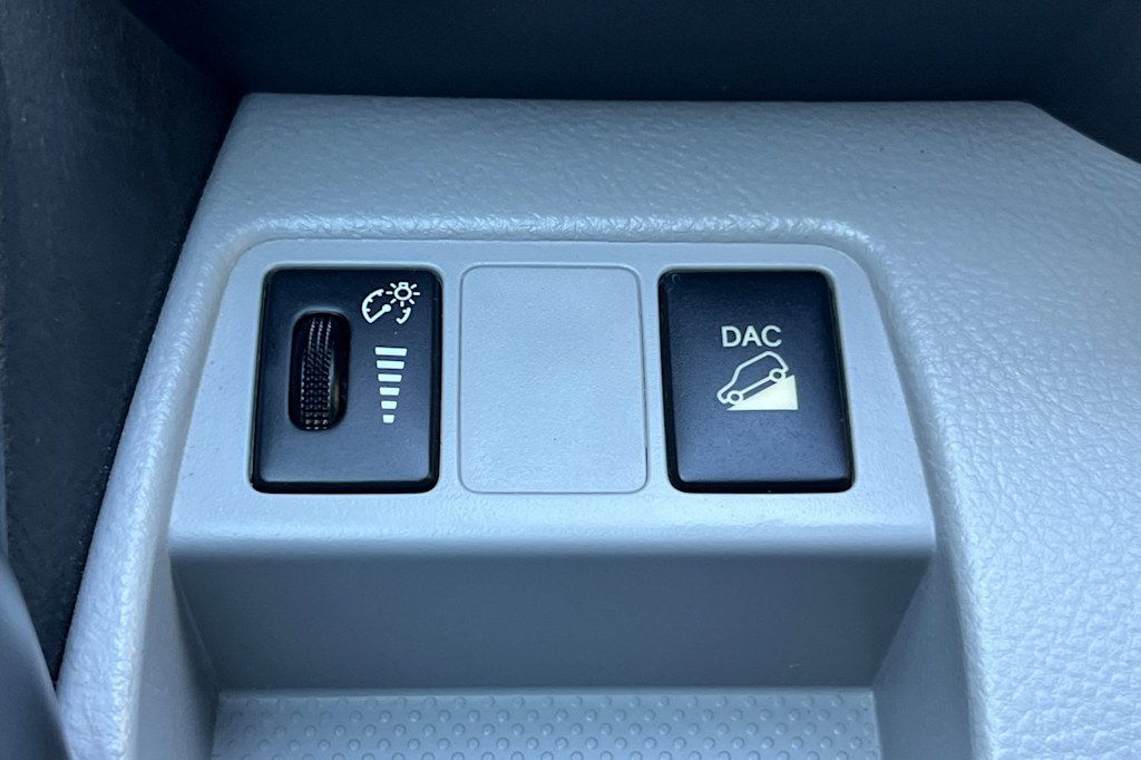 Thumbnail: 2012 Toyota RAV4 - 31