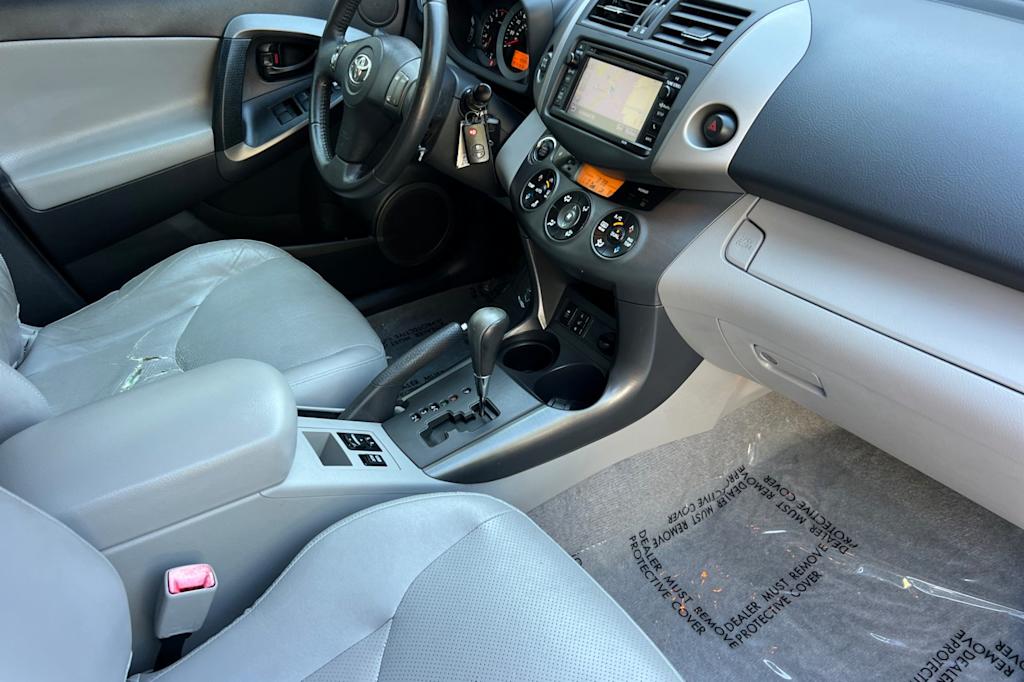 Thumbnail: 2012 Toyota RAV4 - 11