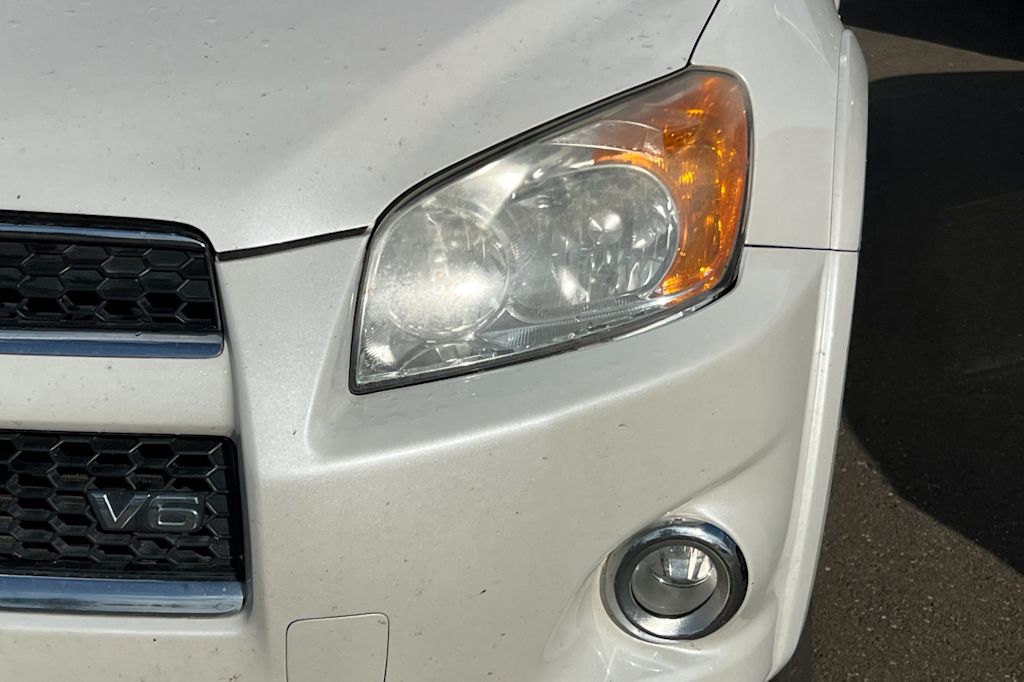 Thumbnail: 2010 Toyota RAV4 - 14