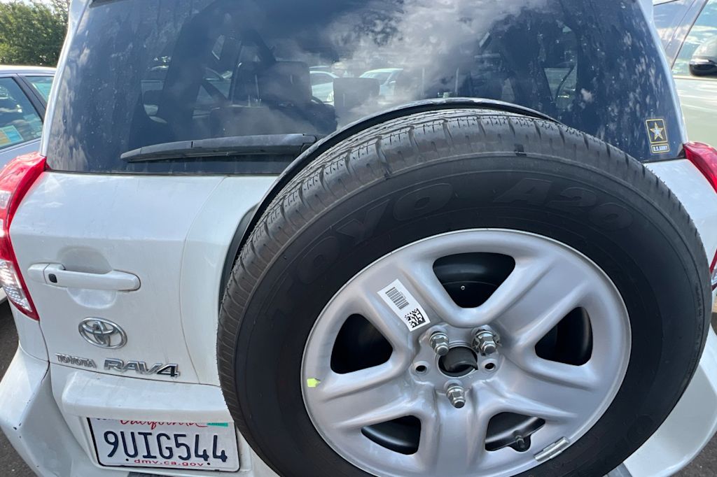 Thumbnail: 2010 Toyota RAV4 - 20