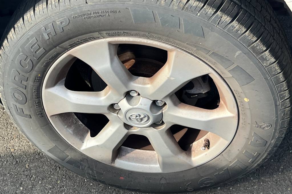 Thumbnail: 2010 Toyota RAV4 - 23