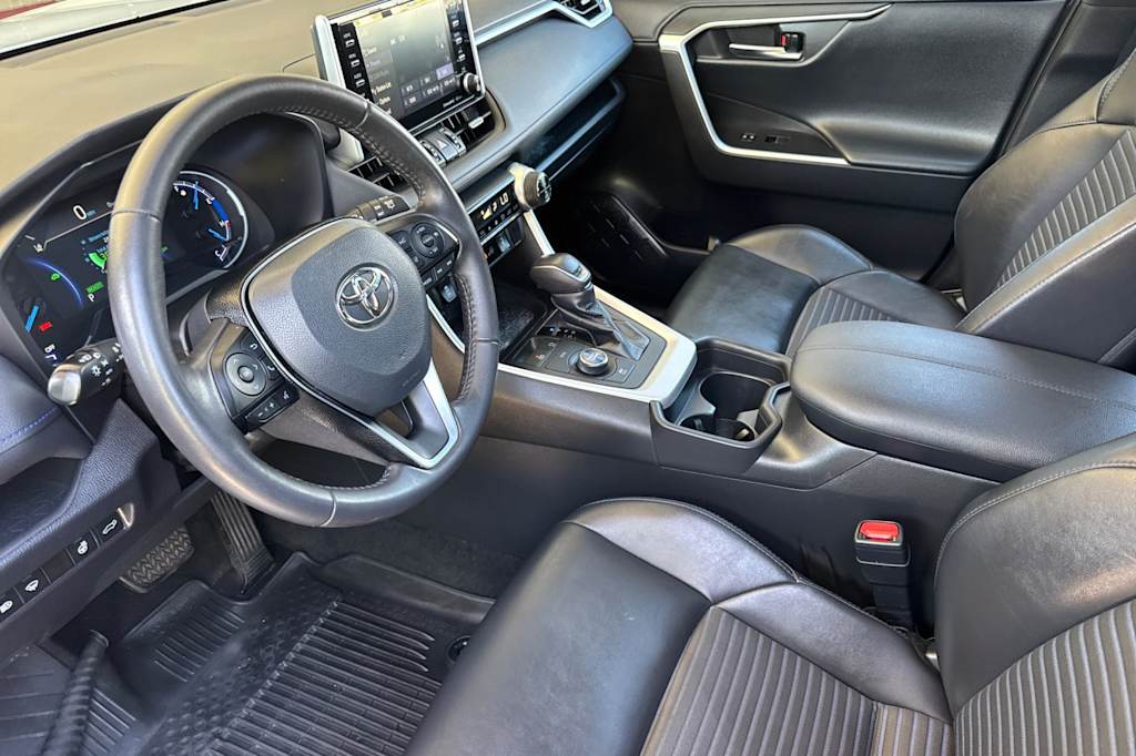 Thumbnail: 2021 Toyota RAV4 - 9