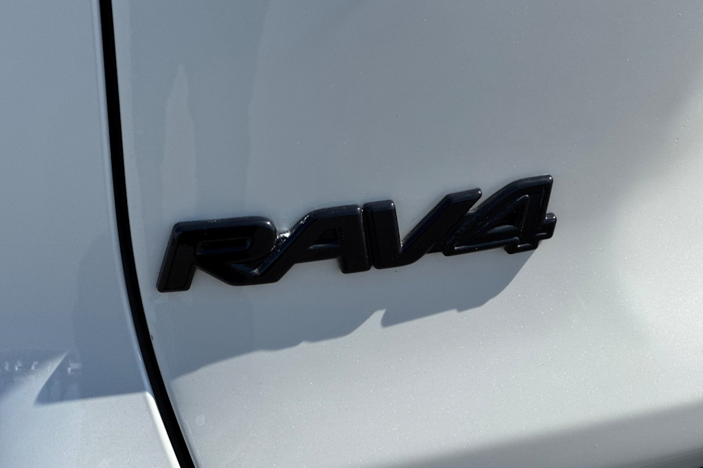 Thumbnail: 2021 Toyota RAV4 - 34