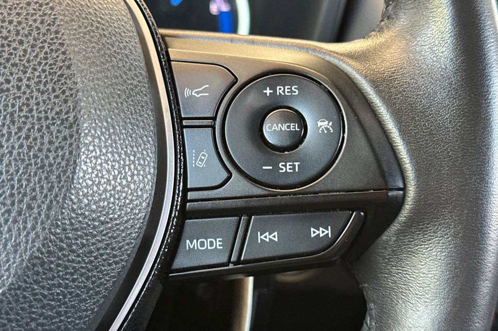Thumbnail: 2021 Toyota RAV4 - 31
