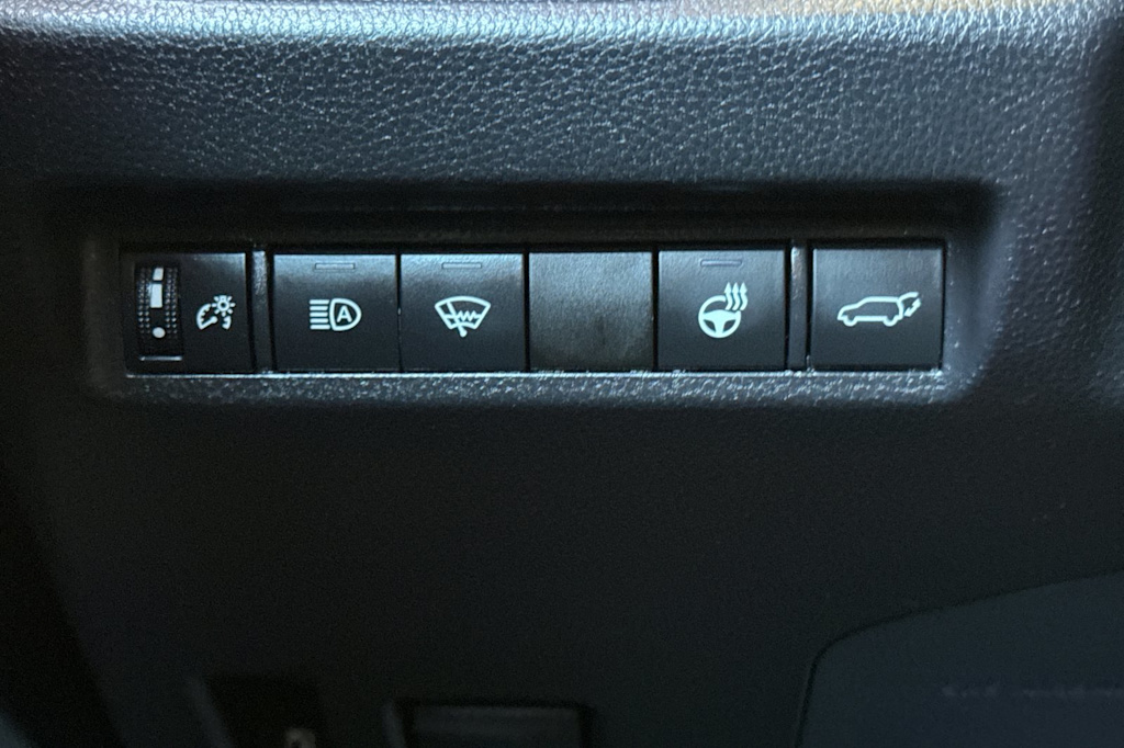 Thumbnail: 2021 Toyota RAV4 - 33
