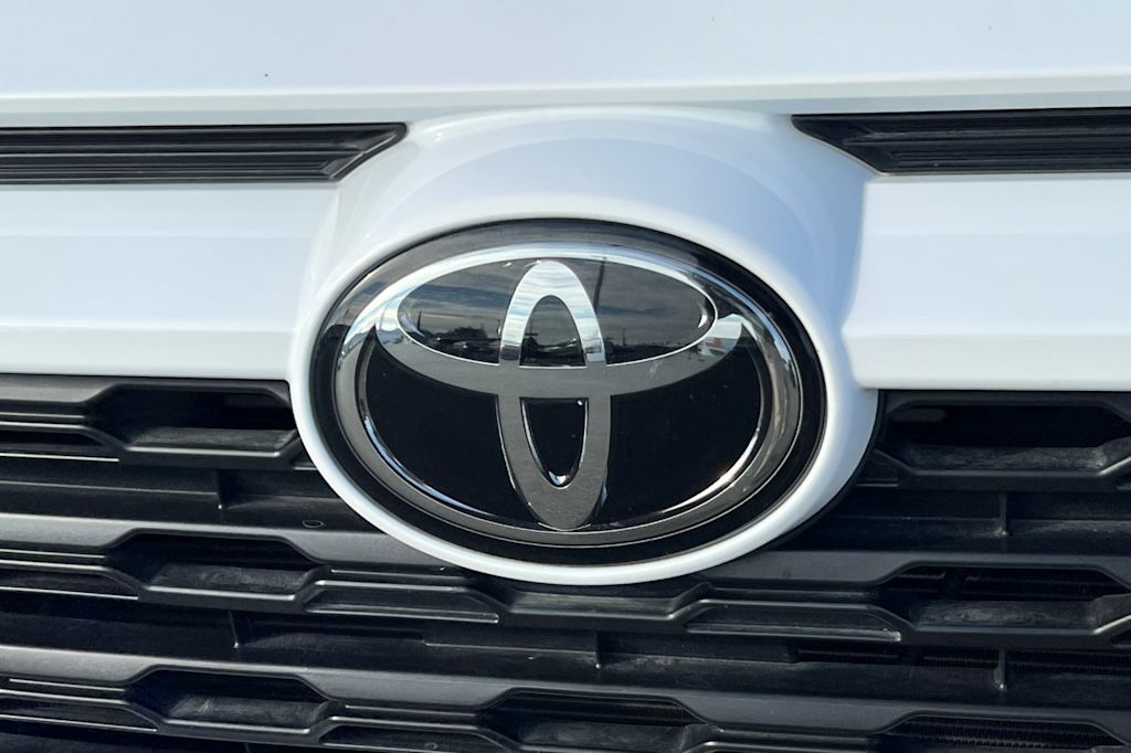 Thumbnail: 2022 Toyota RAV4 - 7
