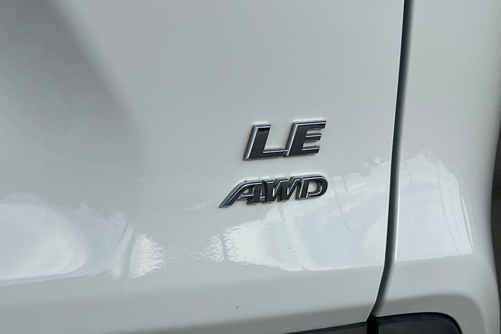 Thumbnail: 2022 Toyota RAV4 - 25