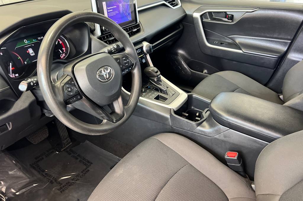 Thumbnail: 2023 Toyota RAV4 - 8