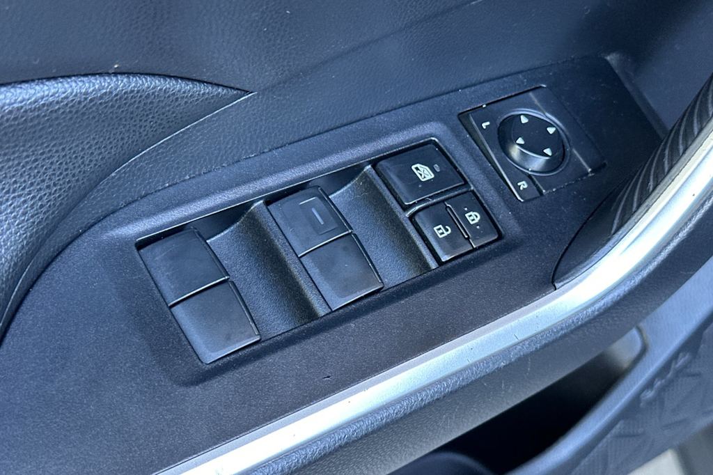 Thumbnail: 2019 Toyota RAV4 - 23
