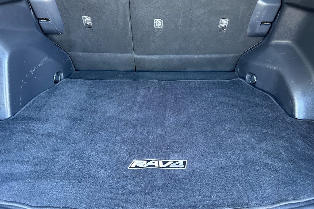 Thumbnail: 2019 Toyota RAV4 - 17