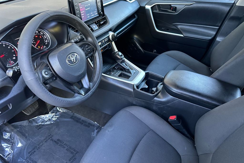 Thumbnail: 2019 Toyota RAV4 - 9
