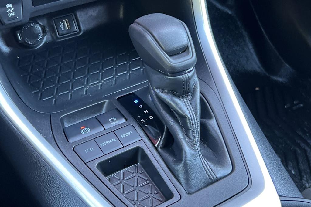 Thumbnail: 2023 Toyota RAV4 - 14