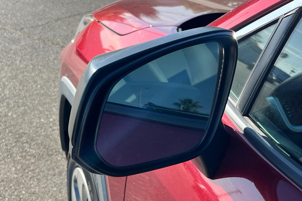 Thumbnail: 2020 Toyota RAV4 - 15