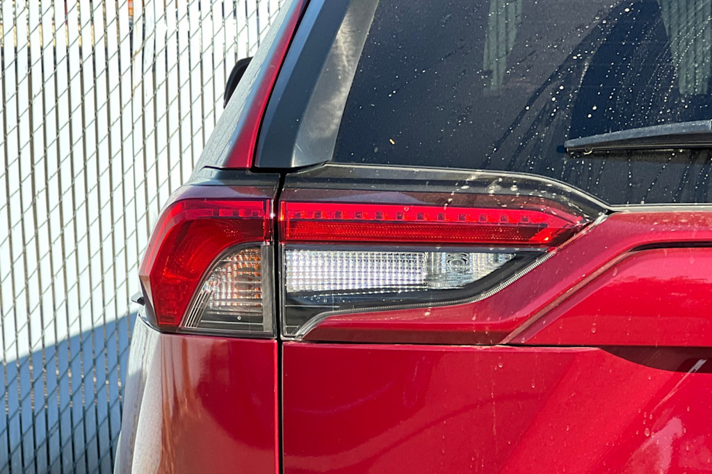 Thumbnail: 2020 Toyota RAV4 - 24