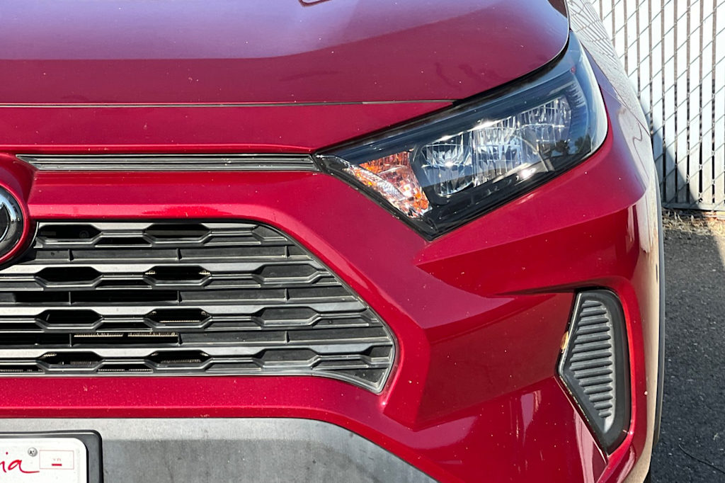 Thumbnail: 2020 Toyota RAV4 - 16