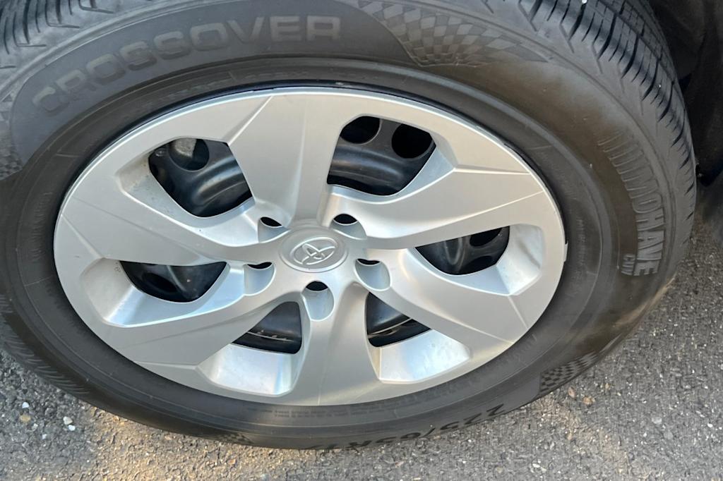 Thumbnail: 2021 Toyota RAV4 - 18