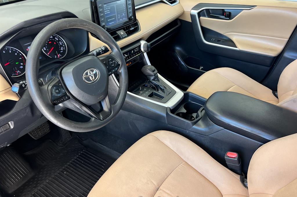 Thumbnail: 2021 Toyota RAV4 - 9