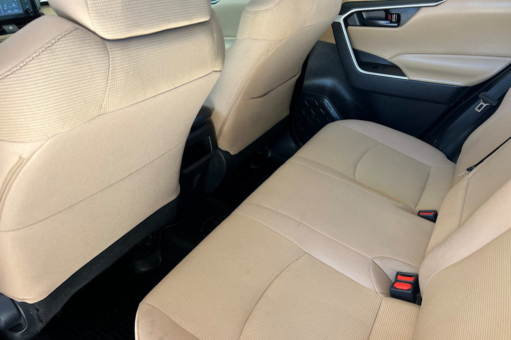Thumbnail: 2021 Toyota RAV4 - 10