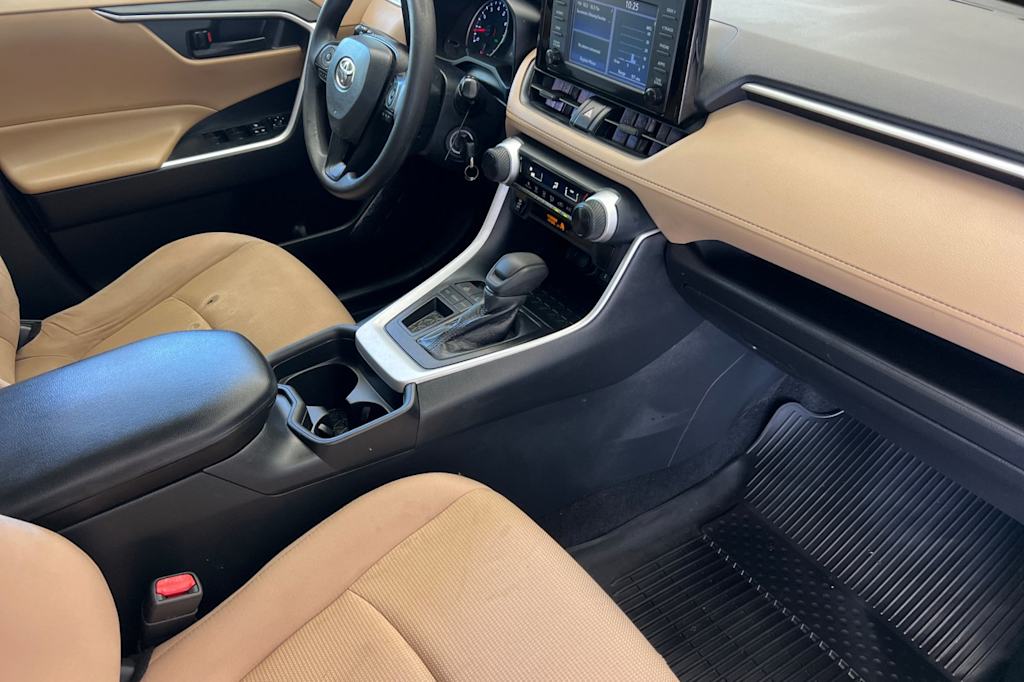 Thumbnail: 2021 Toyota RAV4 - 12
