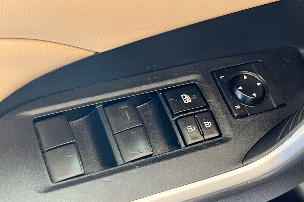 Thumbnail: 2021 Toyota RAV4 - 21