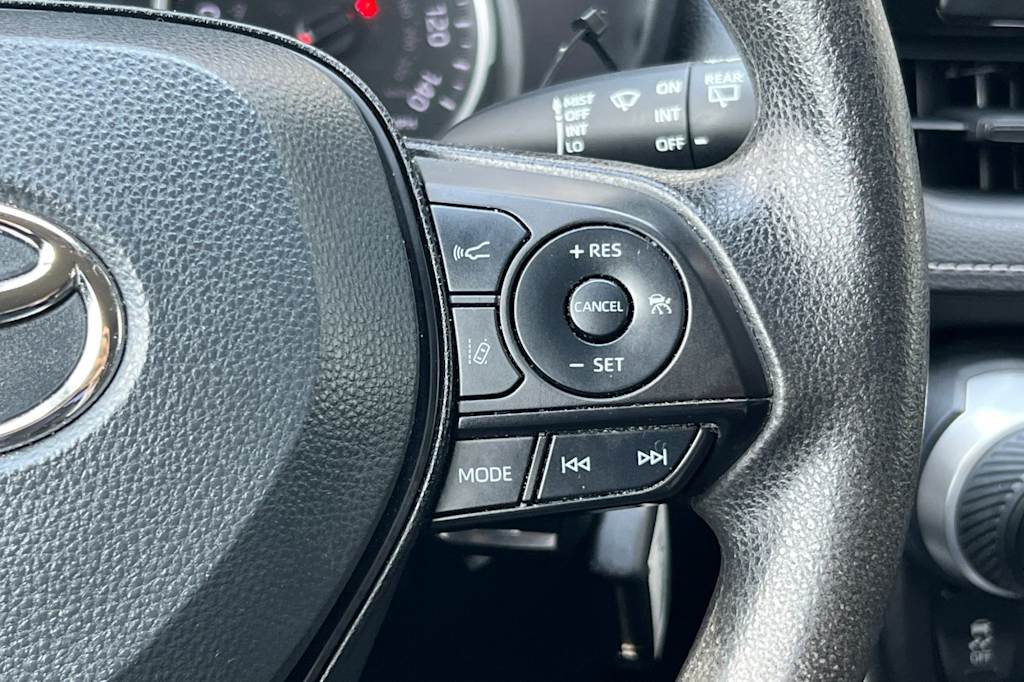 Thumbnail: 2022 Toyota RAV4 - 29
