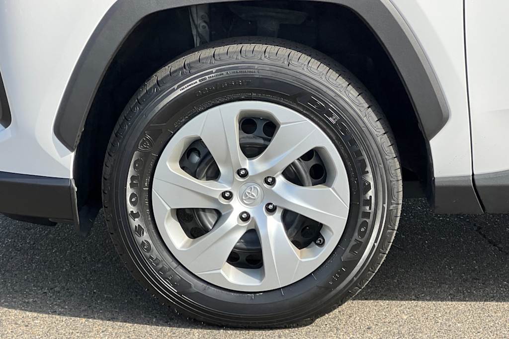 Thumbnail: 2021 Toyota RAV4 - 8