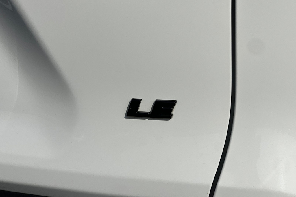 Thumbnail: 2021 Toyota RAV4 - 7