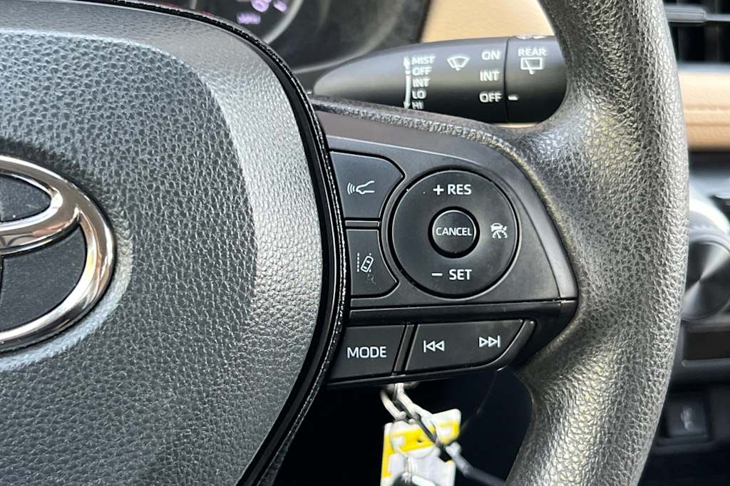 Thumbnail: 2021 Toyota RAV4 - 29