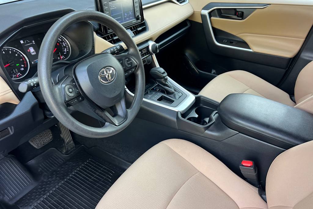Thumbnail: 2021 Toyota RAV4 - 9