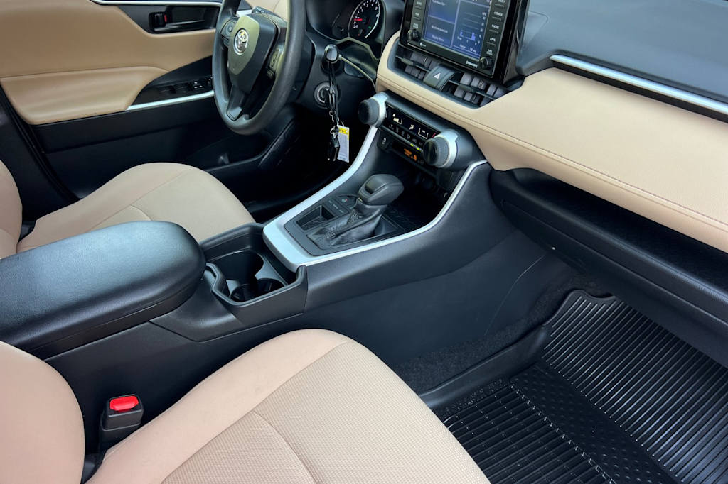 Thumbnail: 2021 Toyota RAV4 - 13