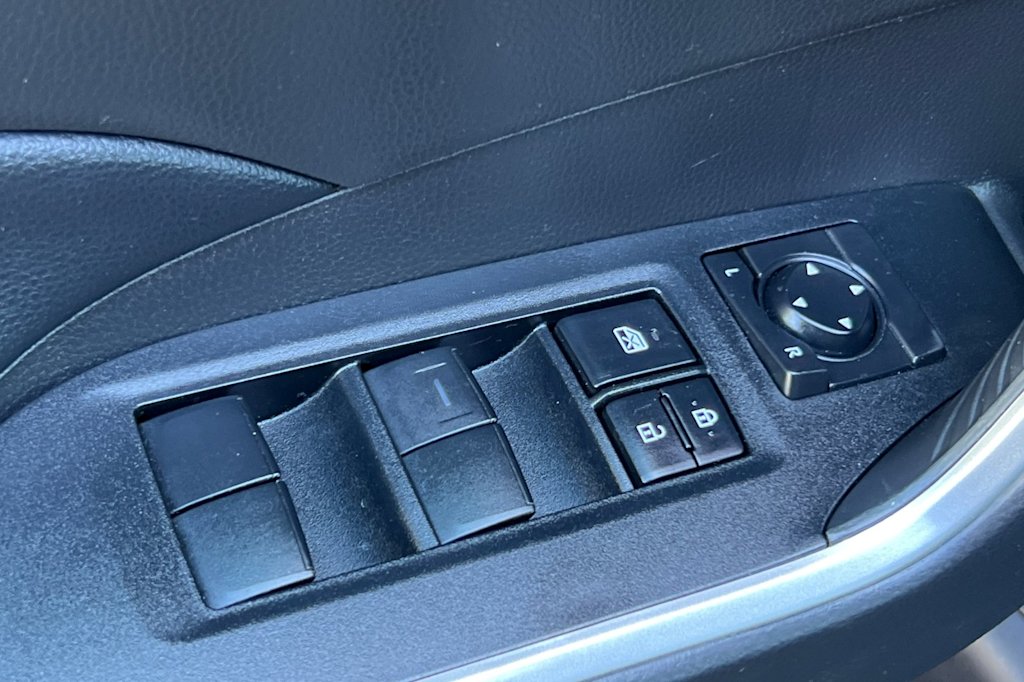 Thumbnail: 2021 Toyota RAV4 - 21