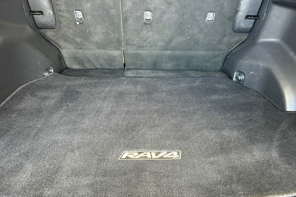 Thumbnail: 2020 Toyota RAV4 - 17