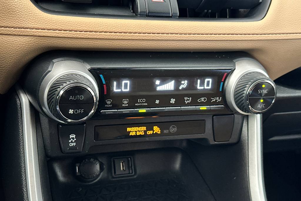 Thumbnail: 2020 Toyota RAV4 - 26