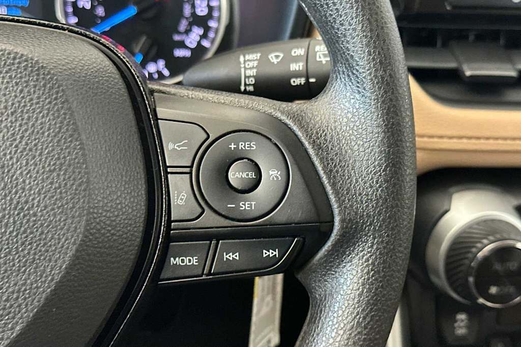Thumbnail: 2020 Toyota RAV4 - 29