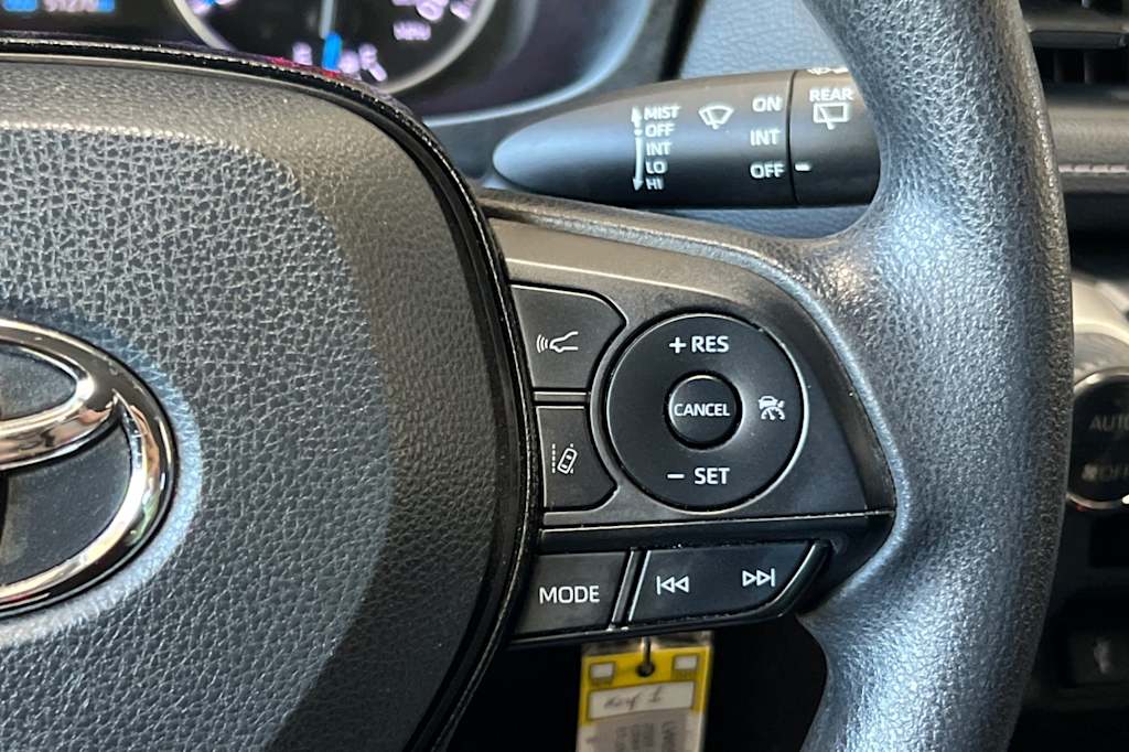 Thumbnail: 2020 Toyota RAV4 - 29