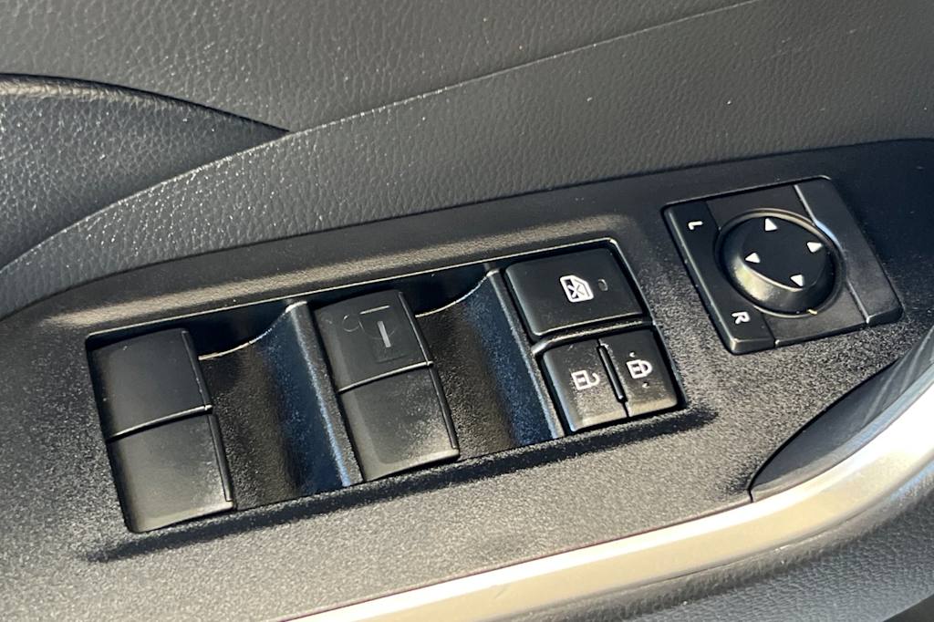 Thumbnail: 2020 Toyota RAV4 - 22