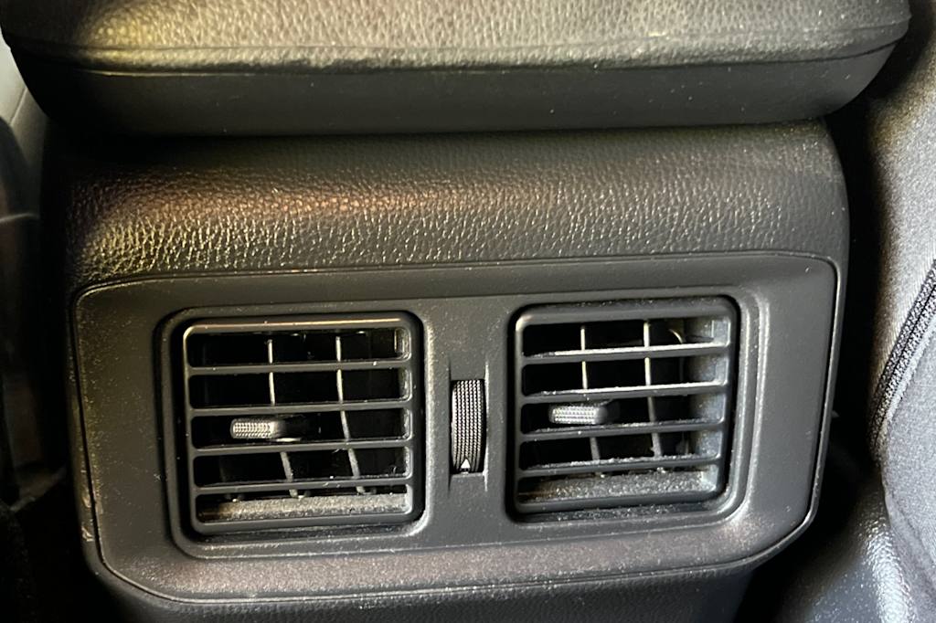 Thumbnail: 2020 Toyota RAV4 - 23