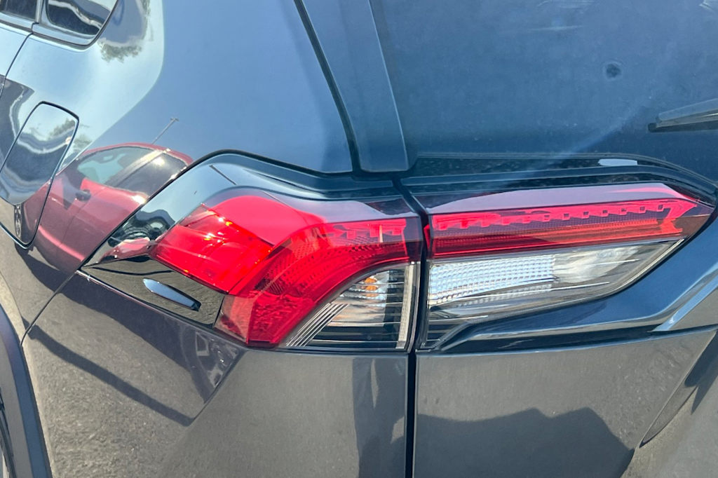 Thumbnail: 2024 Toyota RAV4 - 21