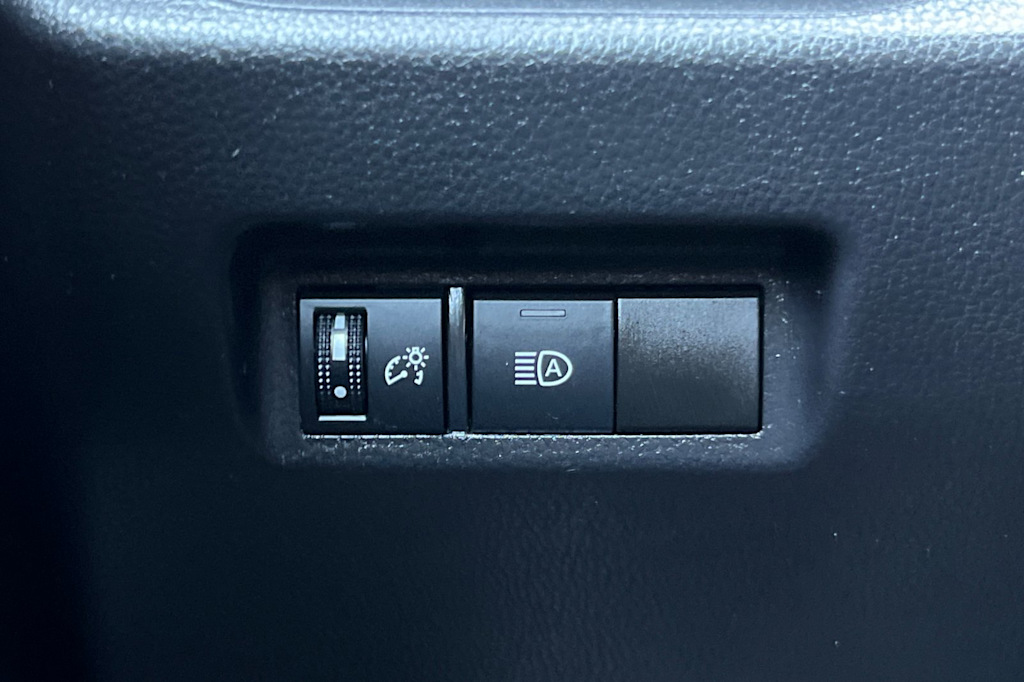 Thumbnail: 2021 Toyota RAV4 - 32