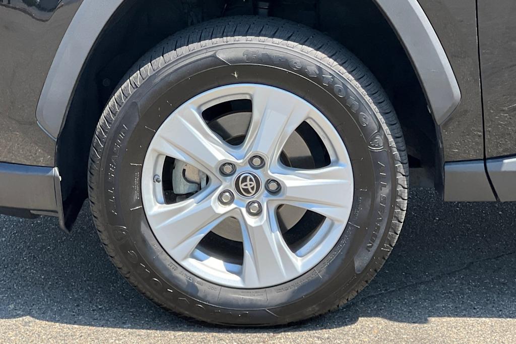 Thumbnail: 2021 Toyota RAV4 - 8