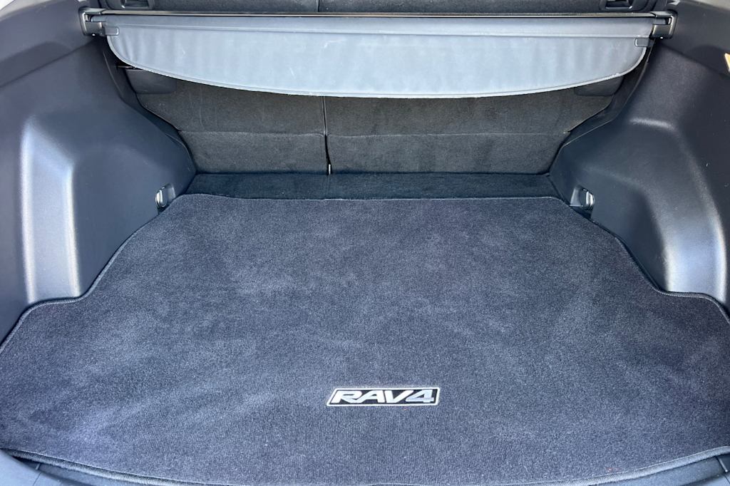 Thumbnail: 2021 Toyota RAV4 - 17